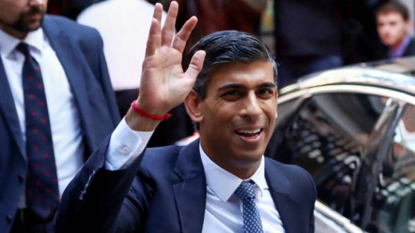 100 பில்லியன் டாலர்