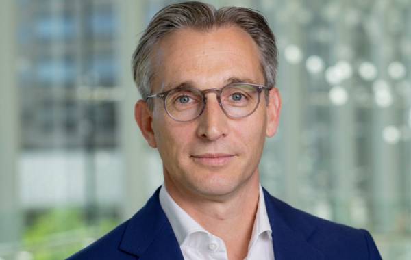 புதிய சிஇஓ ராய் ஜேக்கப்ஸ் 