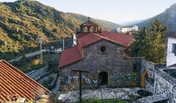 44 வீடுகள்