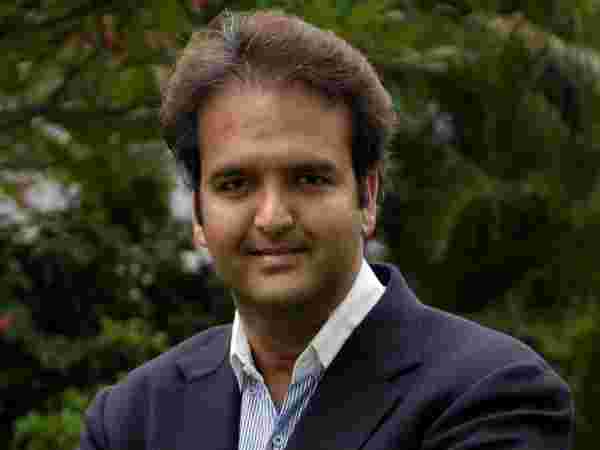  ஆனந்த் பிராமல் 