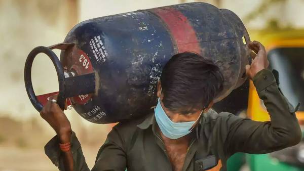 கொல்கத்தா & மும்பையில் என்ன நிலவரம்? 