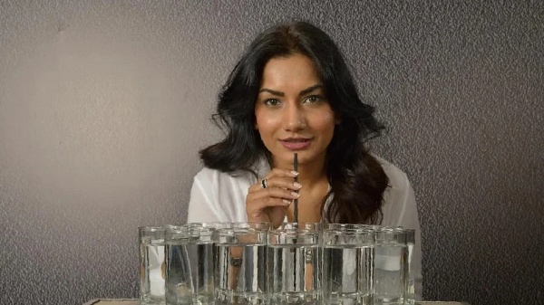 24 வயதில் வணிக பயணம்