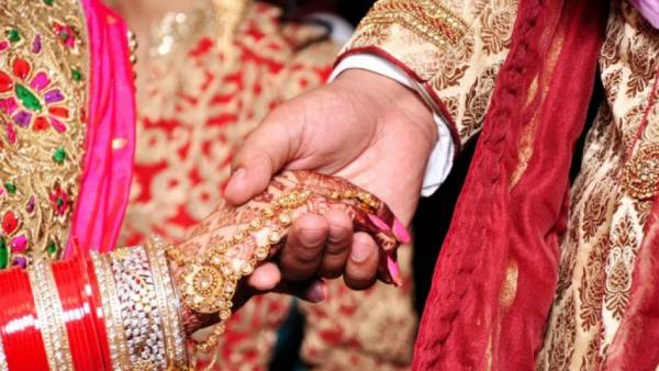 டெல்லியில் திருமணம் 