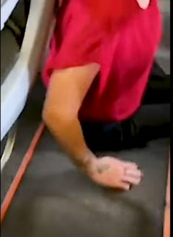 மொழி தான் பிரச்சனையா? 