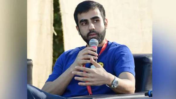 பணி நீக்க விவாதம் 