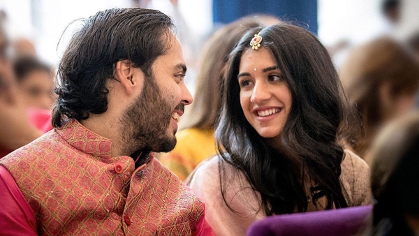 ராதிகா மெர்ச்சன்ட் 