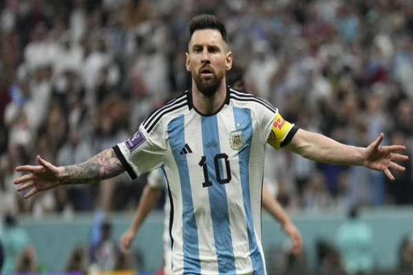 அதிக வருமானம் பெறும் விளையாட்டு வீரர் 