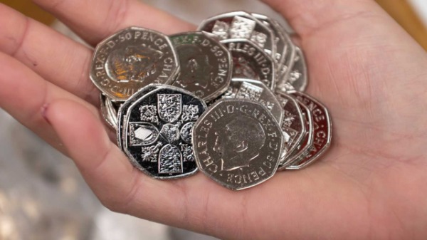 50 பென்ஸ் நாணயங்கள் 