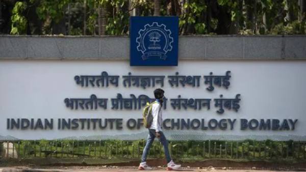 சவாலான காலகட்டத்தில் அதிரடி 