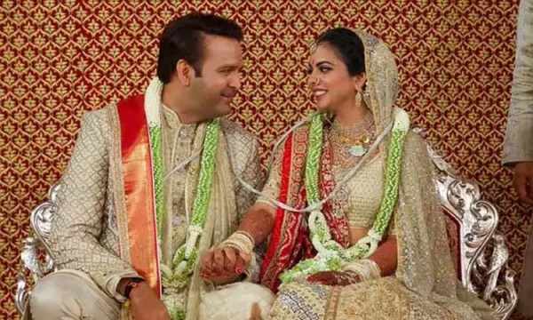 ஈஷா அம்பானி மற்றும் ஆனந்த் பிராமல்