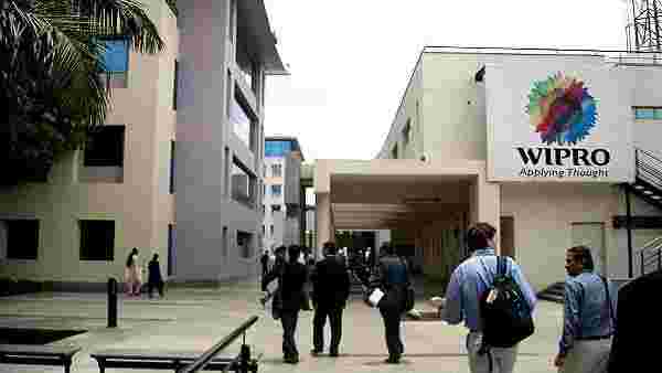 தாமதமாக சேர்ந்தேன் 