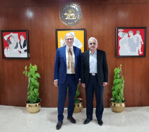 அஸ்வினி வைஷ்ணவ், பில் கேட்ஸ் 