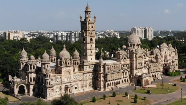 பரோடாவின் கேக்வாட்-கள் 