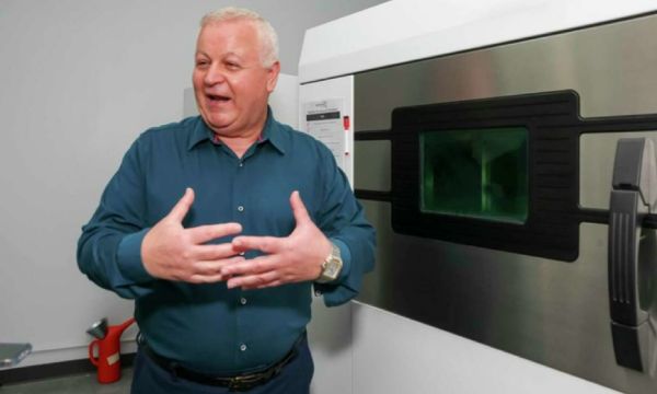  கம் கஃபேரியன் யார்? 