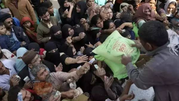  பாகிஸ்தான் மக்கள் 