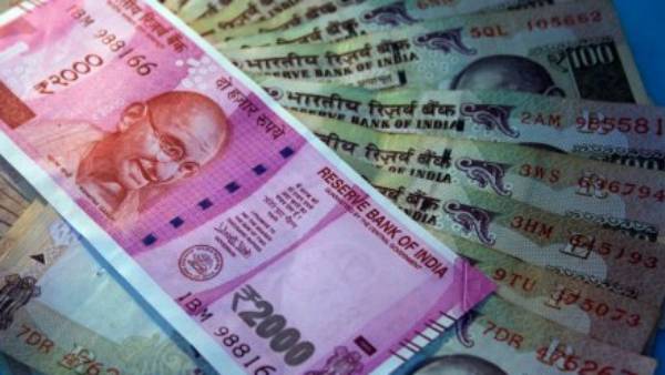 அரசு ஊழியர்களின் அடிப்படை சம்பளம் 