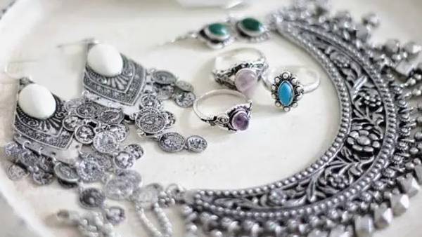 வெள்ளி விலையும் சரிவு 