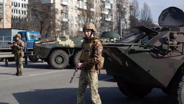 3,00,000 நோட்டுகள் 