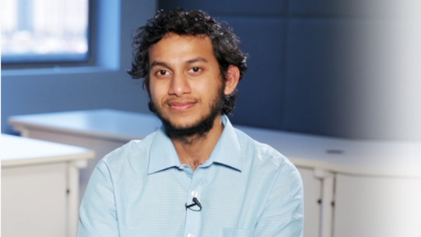 மனமுருகிய ரித்தேஷ் அகர்வால் 