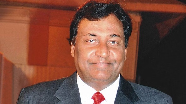  8 கார்கள் பார்க்கிங் 