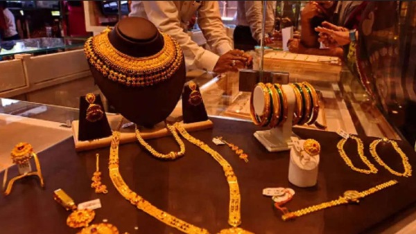 தங்க நகை வாங்கலாமா வேண்டாமா..? சென்னையில் தங்கம் விலை என்ன..? தங்க நகை வாங்கலாமா வேண்டாமா..? சென்னையில் தங்கம் விலை என்ன..?