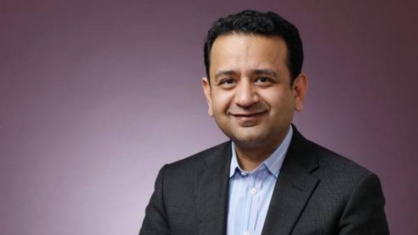 நிதிச் சேவைகள் மற்றும் ஹெல்த்கேர், லைப் சையின்ஸ் 