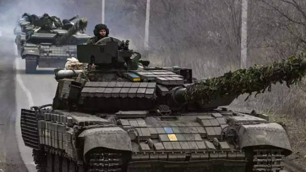   44 T80UD டேங்குகள் 