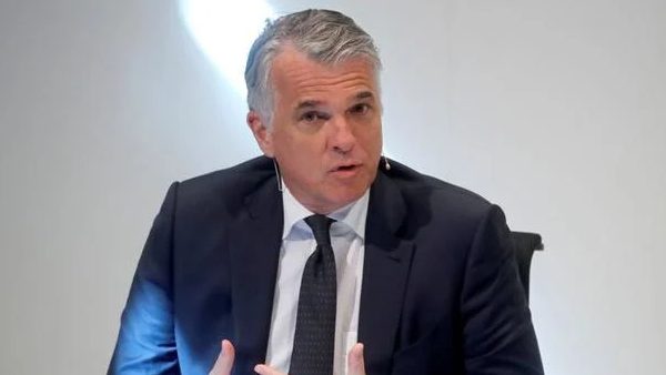  UBS வங்கி சேர்மன் 