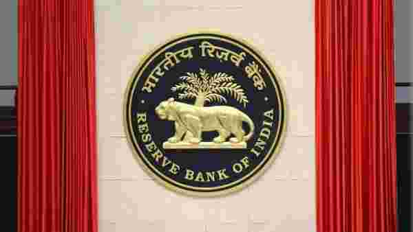 மக்கள் தலையில் சுமை 