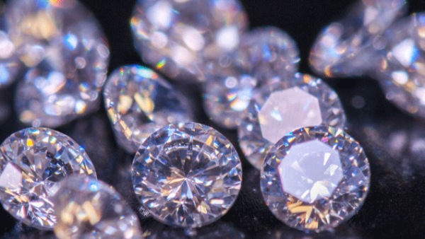  இந்தியா கைகொடுத்தது