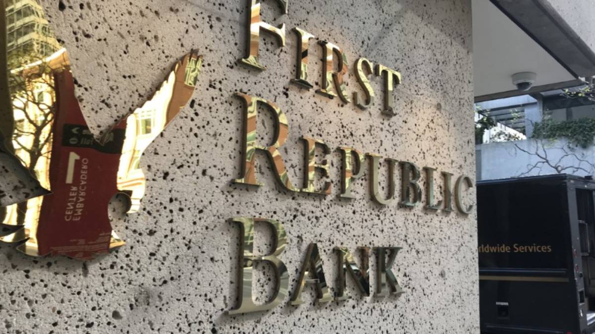 டெபாசிட் பணம் சரிந்தது, புலம்பும் First Republic Bank.. அமெரிக்காவில் அடுத்த பஞ்சாயத்தா..?! 