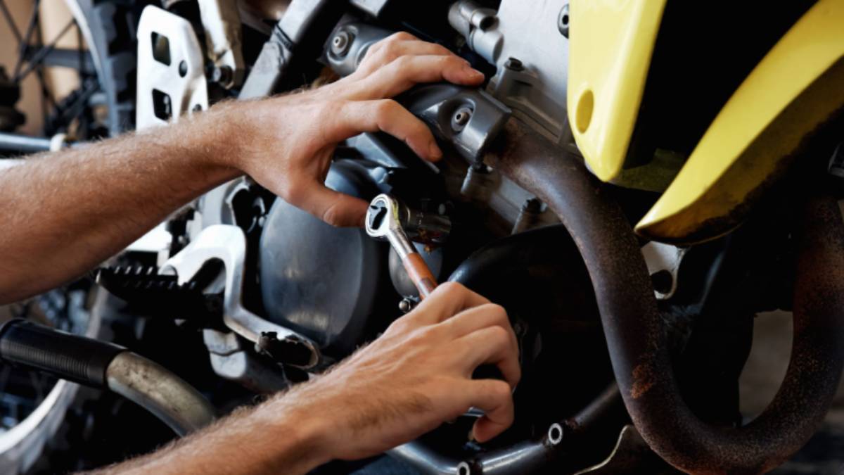 இனி டூ வீலரை எங்கு வேண்டுமானாலும் ரிப்பேர் செய்யலாம்.. வாரண்டி கவலை வேண்டாம்! வந்தாச்சு புது திட்டம்