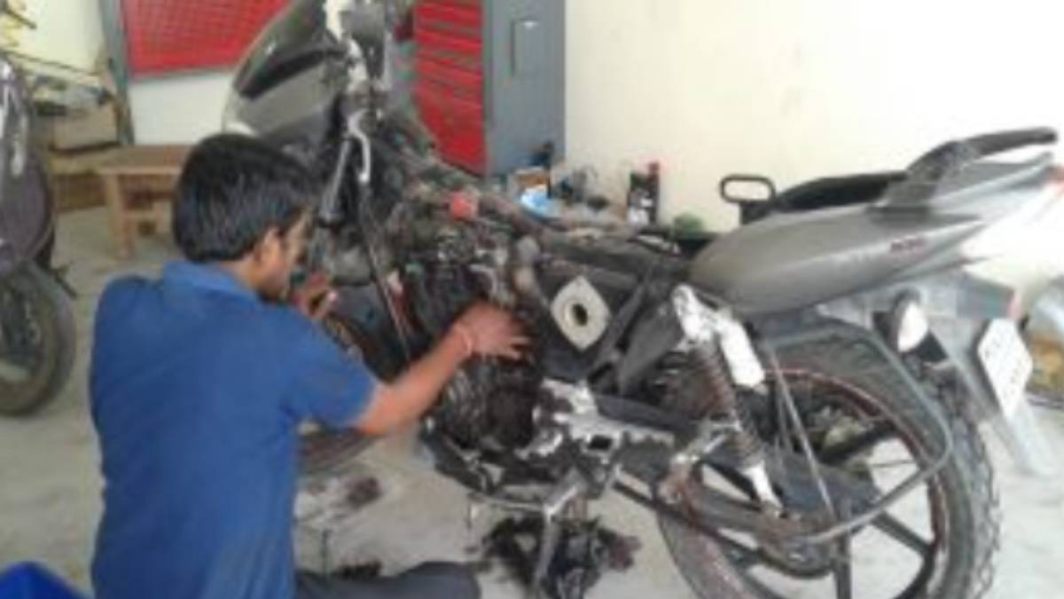 இனி டூ வீலரை எங்கு வேண்டுமானாலும் ரிப்பேர் செய்யலாம்.. வாரண்டி கவலை வேண்டாம்! வந்தாச்சு புது திட்டம்