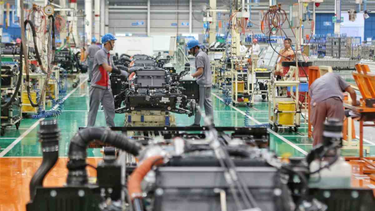 அடேங்கப்பா.. சூப்பராக வளரும் இந்திய தொழிற்சாலைகள்.. ஆனாலும், விலைவாசி குறையாதாம்! ஏன் தெரியுமா