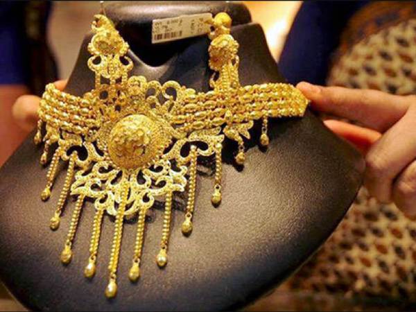 குறையாத தங்கம் விலை.. அதிர்ச்சி கொடுத்த வெள்ளி.. அடபோங்கப்பா, சலித்துக்கொள்ளும் சாமானிய மக்கள்..! குறையாத தங்கம் விலை.. அதிர்ச்சி கொடுத்த வெள்ளி.. அடபோங்கப்பா, சலித்துக்கொள்ளும் சாமானிய மக்கள்..!