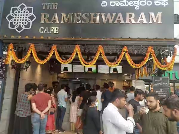 10க்கு 10 ரூம்.. மாதம் 4.5 கோடி வருமானம்.. பெங்களூரை அசத்தும் Rameshwaram Cafe..! 