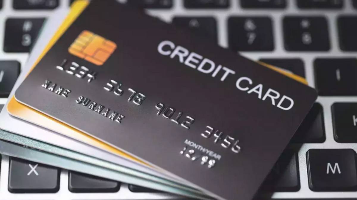 கிரெடிட் கார்டு மீது கூடுதல் வரி.. யாருக்கெல்லாம் பாதிப்பு..? - முழு விபரம் 