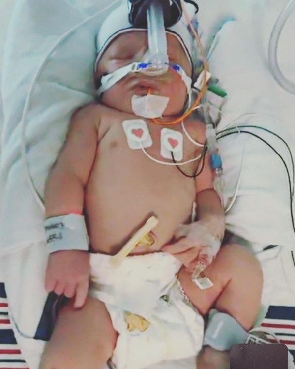 அதிர்ஷ்ட குழந்தை.. பிறந்து இரண்டே நாளில் ரூ.10 கோடி வீடு, ரூ.52 கோடி ரொக்கம்.. மில்லியனர் பட்டம்..! 