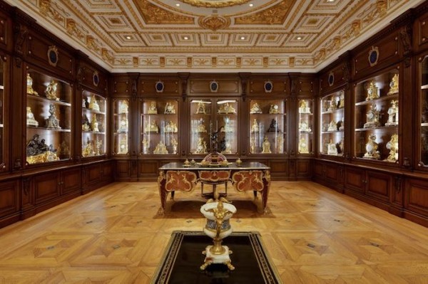 ஒட்டுமொத்த Dubai-ல் இதுதான் காஸ்ட்லியான வீடு.. பெட்ரூம் மட்டும் அடடா.. வேற ரகம்..! 