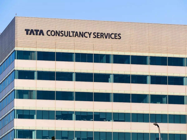 TCS: லஞ்சம் வாங்கிய 15 பேர் அதிரடி பணிநீக்கம்.. புதிய தலைவர் நியமனம்.. யார் இந்த சிவகுமார்..?! 