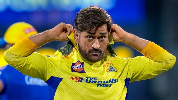 தோனி-க்கு பைத்தியம்.. முதல் முறையாக வெளியான கராஜ் வீடியோ; தலைசுற்ற வைக்கும் கார், பைக் கலெக்ஷன்..!