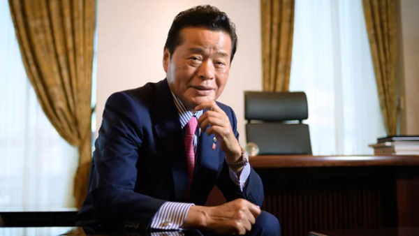 12 வயதில் காய்கறி விற்பனை.. 17 வயதில் லாரி டிரைவர்.. இன்று 8200 கோடி-க்கு சொந்தக்காரர்..! 