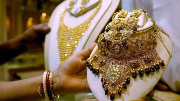 தங்கம் விலை சரிவு.. அடிசக்க, இதுதான் செம சான்ஸ்.. சென்னை, கோவை, மதுரையில் என்ன விலை..? தங்கம் விலை சரிவு.. அடிசக்க, இதுதான் செம சான்ஸ்.. சென்னை, கோவை, மதுரையில் என்ன விலை..?