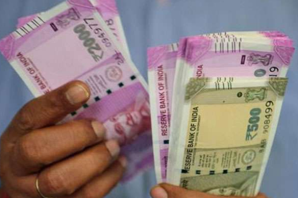 HCL ஊழியர்களுக்கு சம்பள உயர்வு கட்.. இந்த நேரத்தில் இப்படியொரு அறிவிப்பா..சோகத்தில் ஐடி ஊழியர்கள்..!