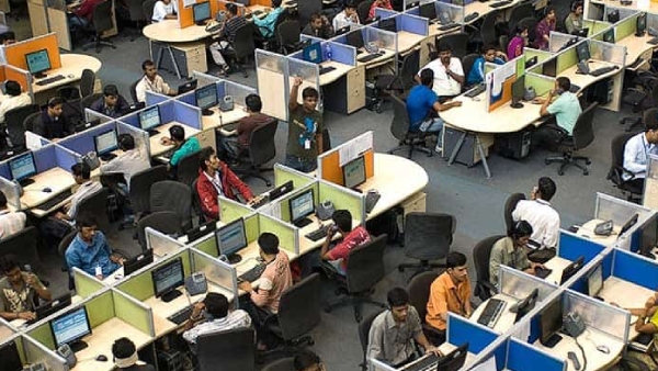 ஐடி ஊழியர்களே உஷார்.. இன்போசிஸ் ஊழியர்கள் எண்ணிக்கையில் பெரும் சரிவு..! 