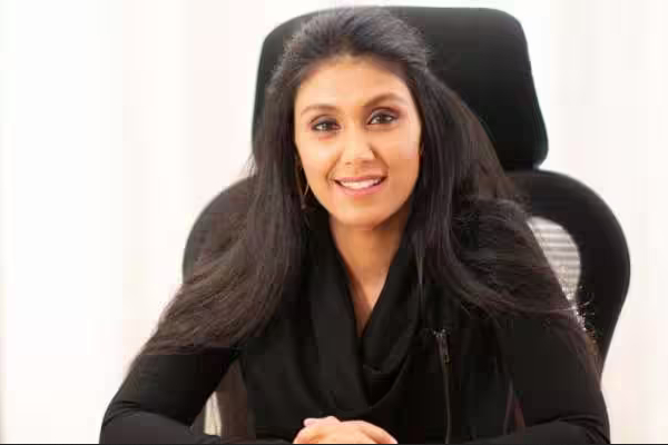 HCL சிஇஓ விஜயகுமார் சம்பளம் 80% சரிவு.. ரோஷினி நாடார் எடுத்த முடிவா..? 