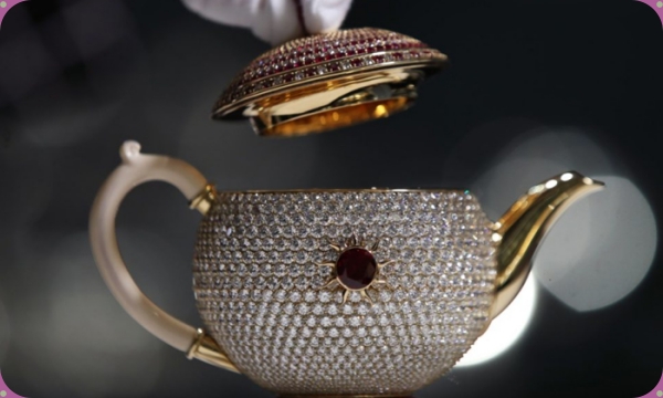 ஒரு Teapot 25 கோடி ரூபாயா.. நீதா அம்பானி-யை ஓரம்கட்டிய இந்தியர்..! 