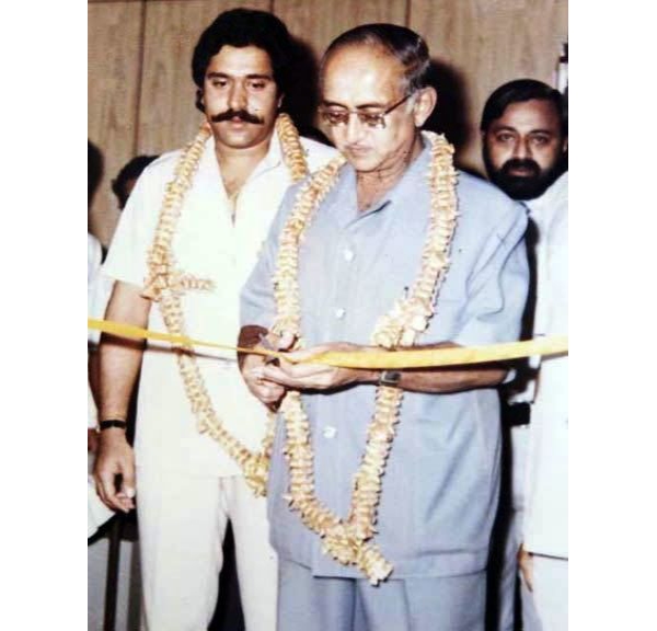 யார் இந்த விட்டல்..? 30 நிறுவனங்கள், 3 திருமணம்.. யாரு சாமி நீங்க..! 