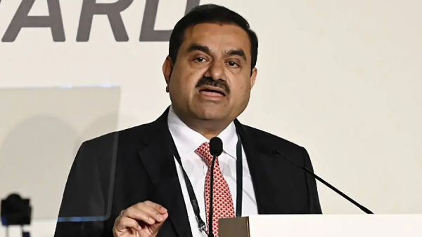 அதானி குழும பங்கு முதலீட்டாளர்கள் கண்ணீர்.. ஒரே நாளில் 40000 கோடி இழப்பு..! 