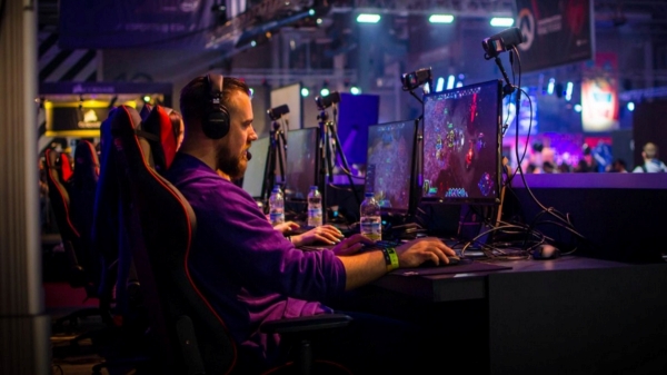 வீடியோ கேம் பார்லர்: இப்போ இதுதான் டிரெண்ட்.. செம பிஸ்னஸ் ஐடியா..!! 